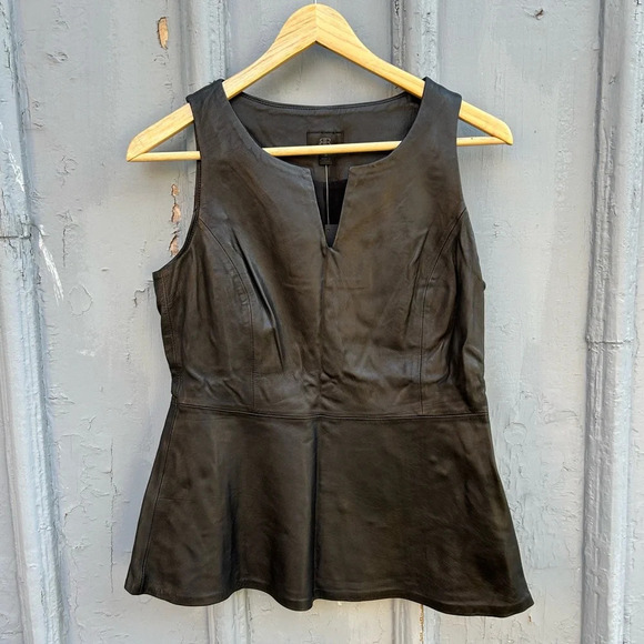 Banana Republic Monogram Leather Peplum too, BNWT,  size 4 - Picture 1 of 6